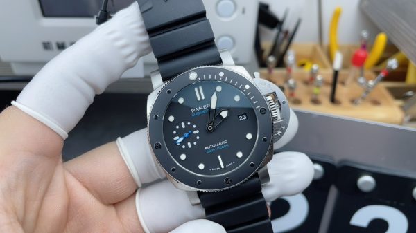 VS Factory Panerai Submersible PAM00683