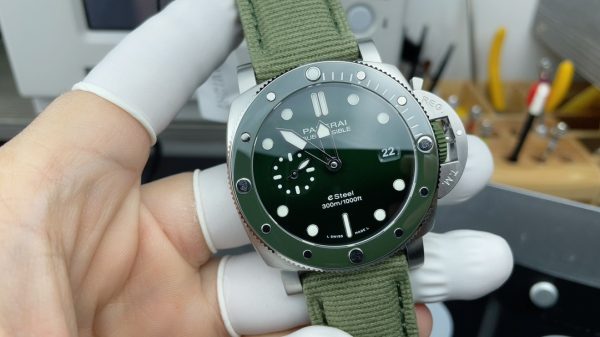 VS Factory Panerai Submersible PAM01287