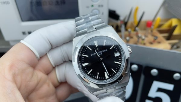 8F Factory Vacheron Constantin Overseas 4500V/210A-B483