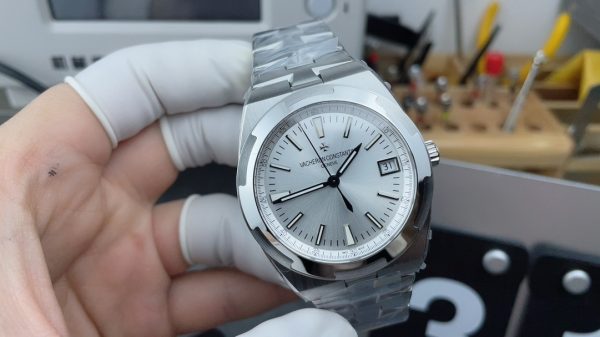 8F Factory Vacheron Constantin Overseas 4500V/210A-B126